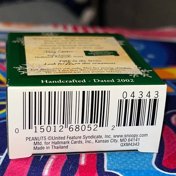 Hallmark Keepsake Miniature Christmas Ornament Peanuts Winter Fun Snoopy 2002 - Picture 3 of 8